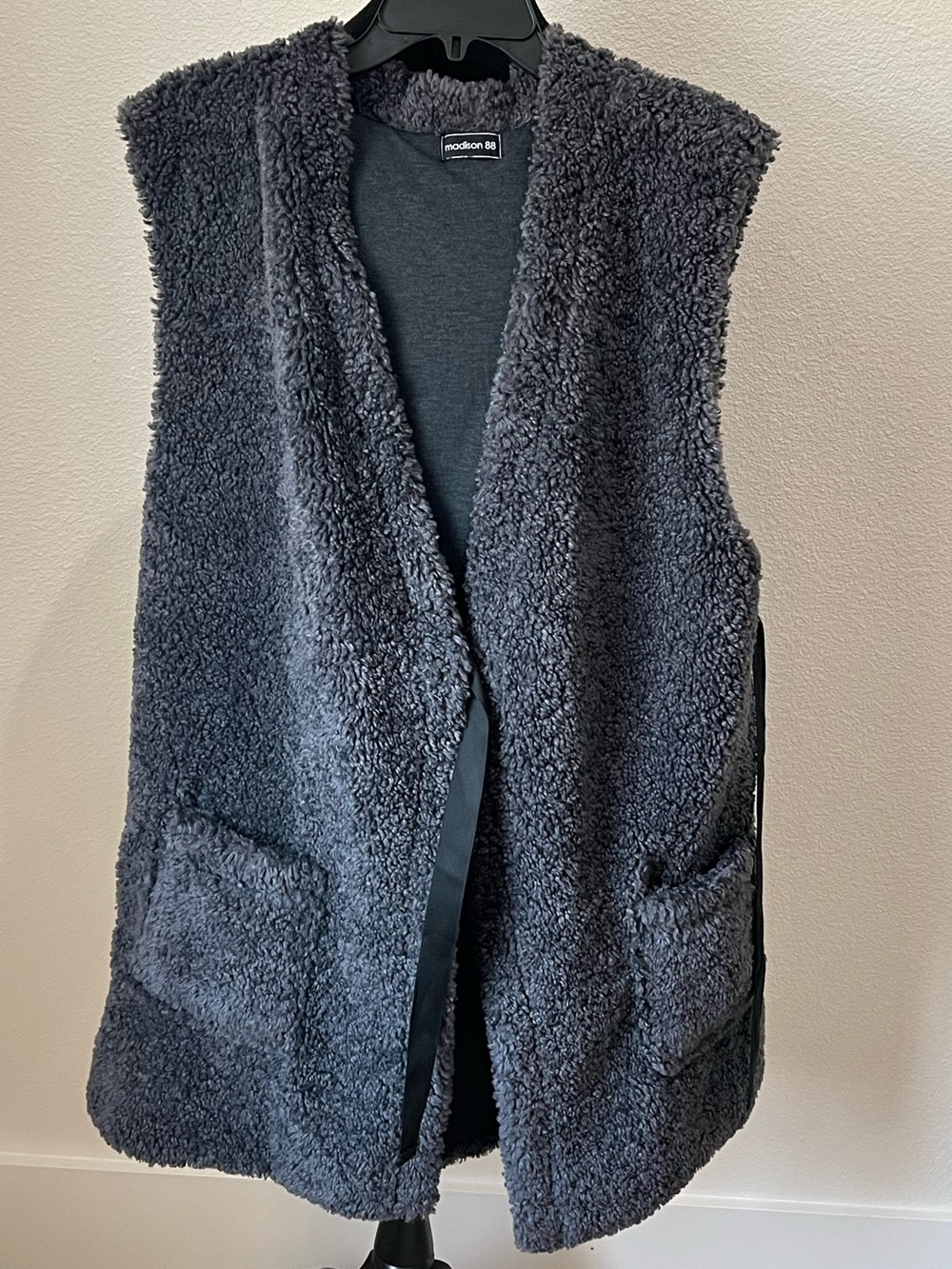 Madison 88 Charcoal Sherpa-Lined vest with  Front Pockets